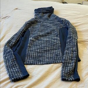 Nike very warm athletic top